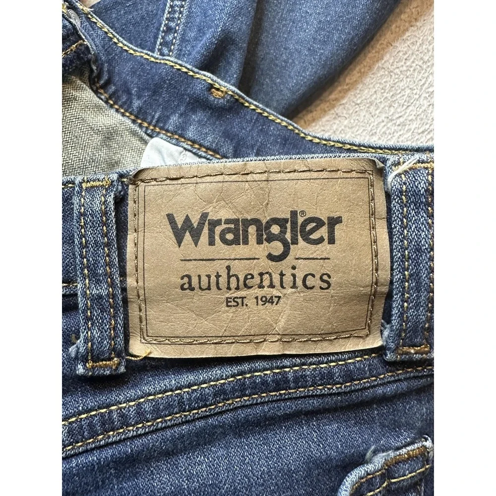 Wrangler Authentics Jeans Mens 34x34 (32x32) Blue Straight Leg Denim Medium Wash
